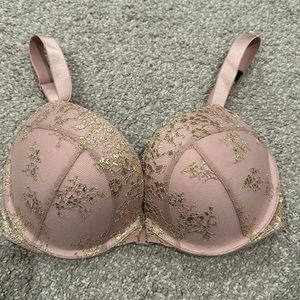 Victoria’s Secret very sexy push up 32DD NWT
